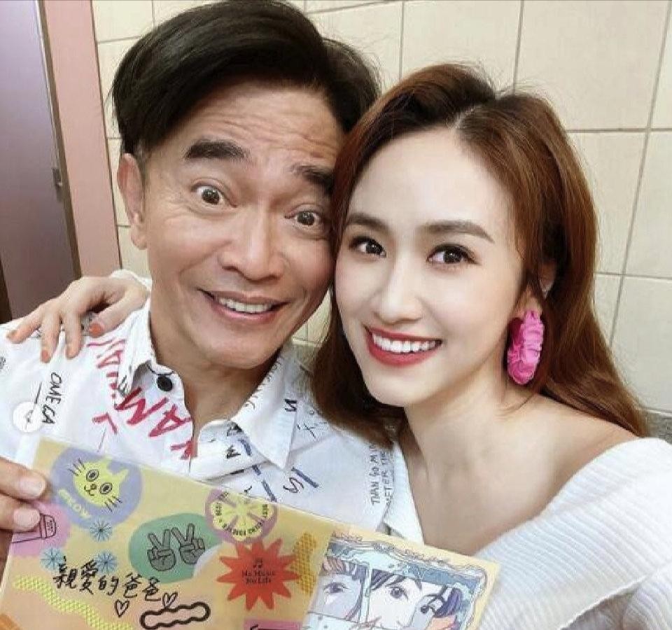 父亲是歪瓜裂枣，女儿却貌美如花？这10位星二代的长相好奇妙