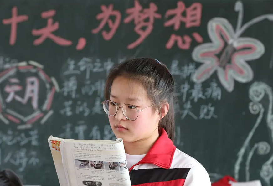 2022年高考迎来调整，难度或将直线升级，真是计划赶不上变化