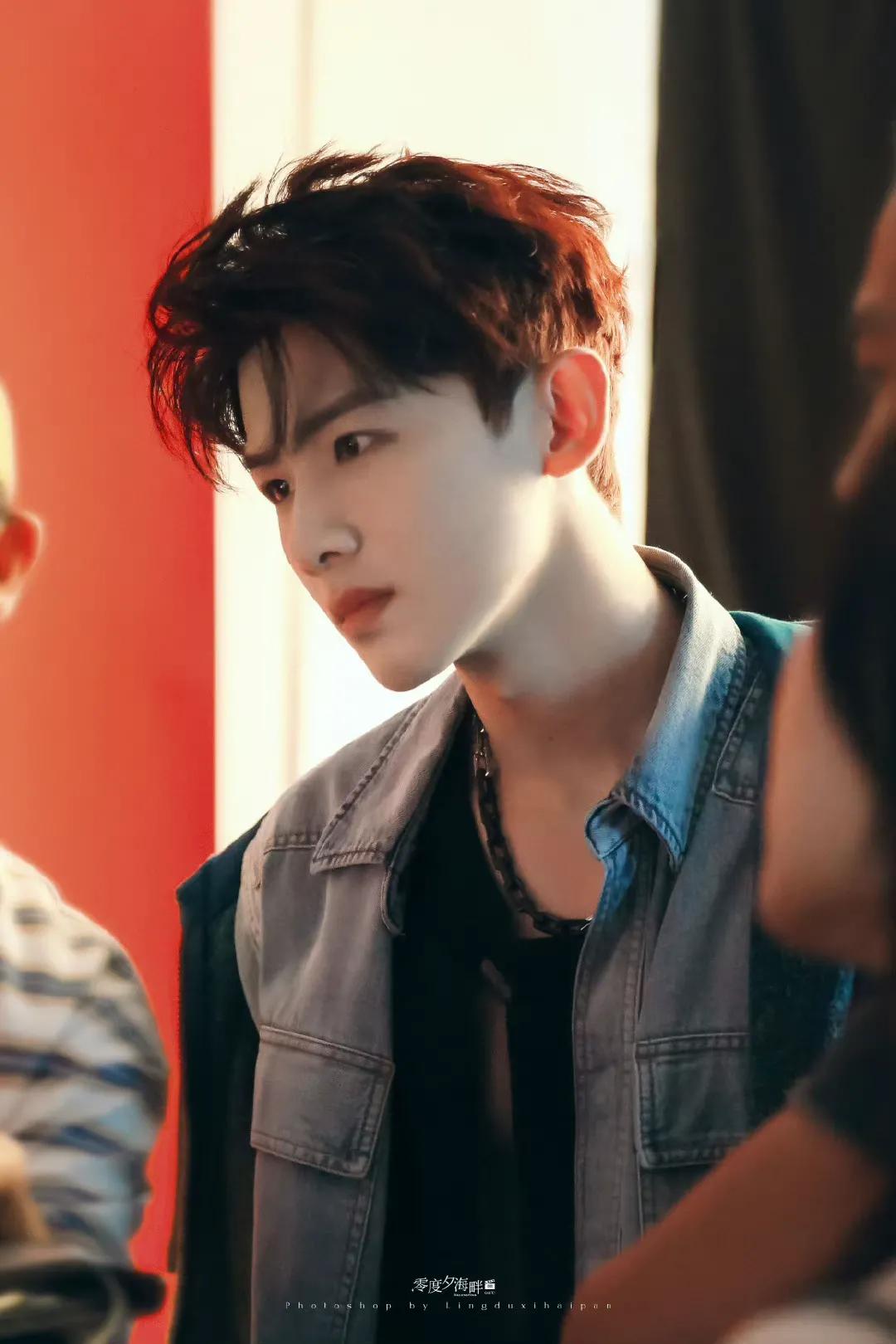 #白敬亭芭莎男士七月刊封面