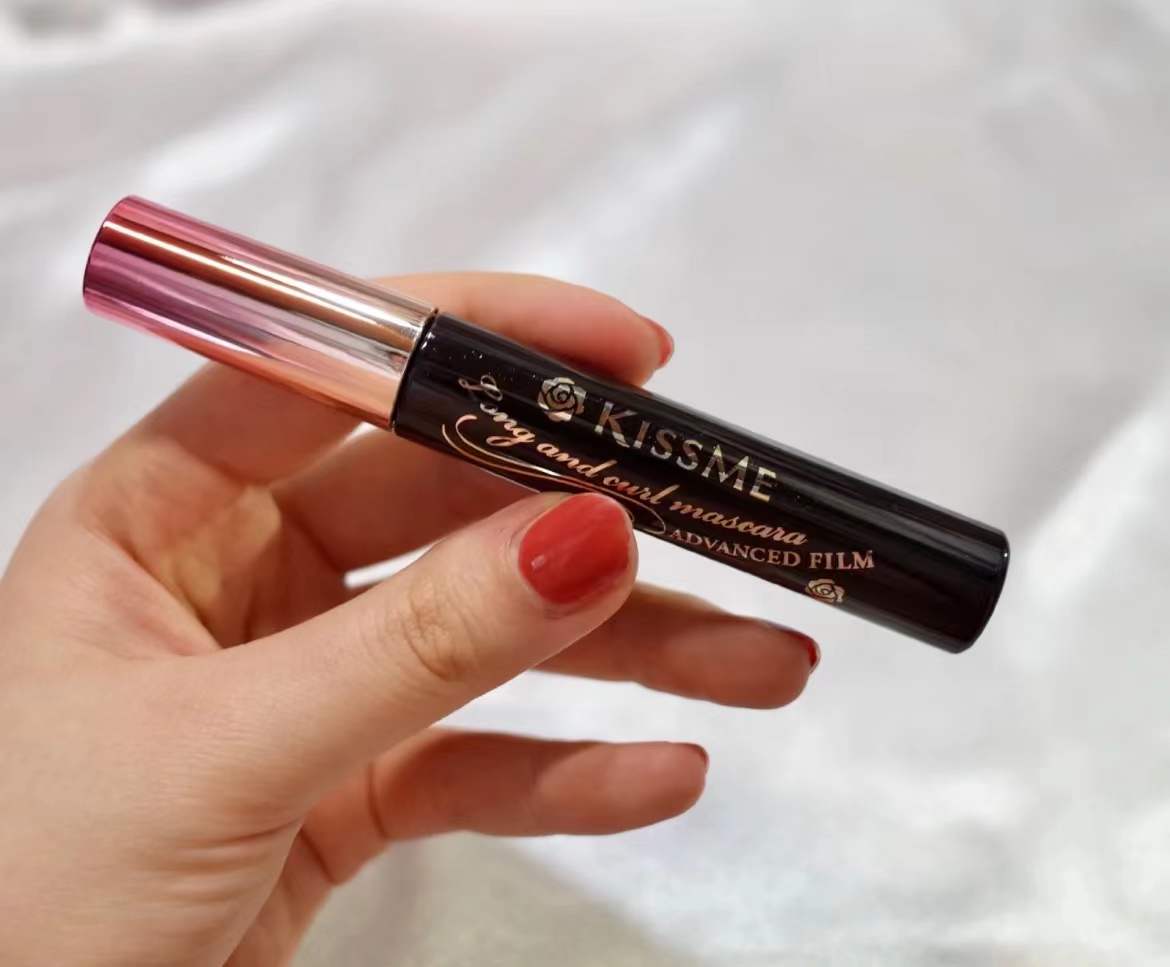 入化妆坑10年，断舍离了几十件化妆品，最后我只留下了这一套