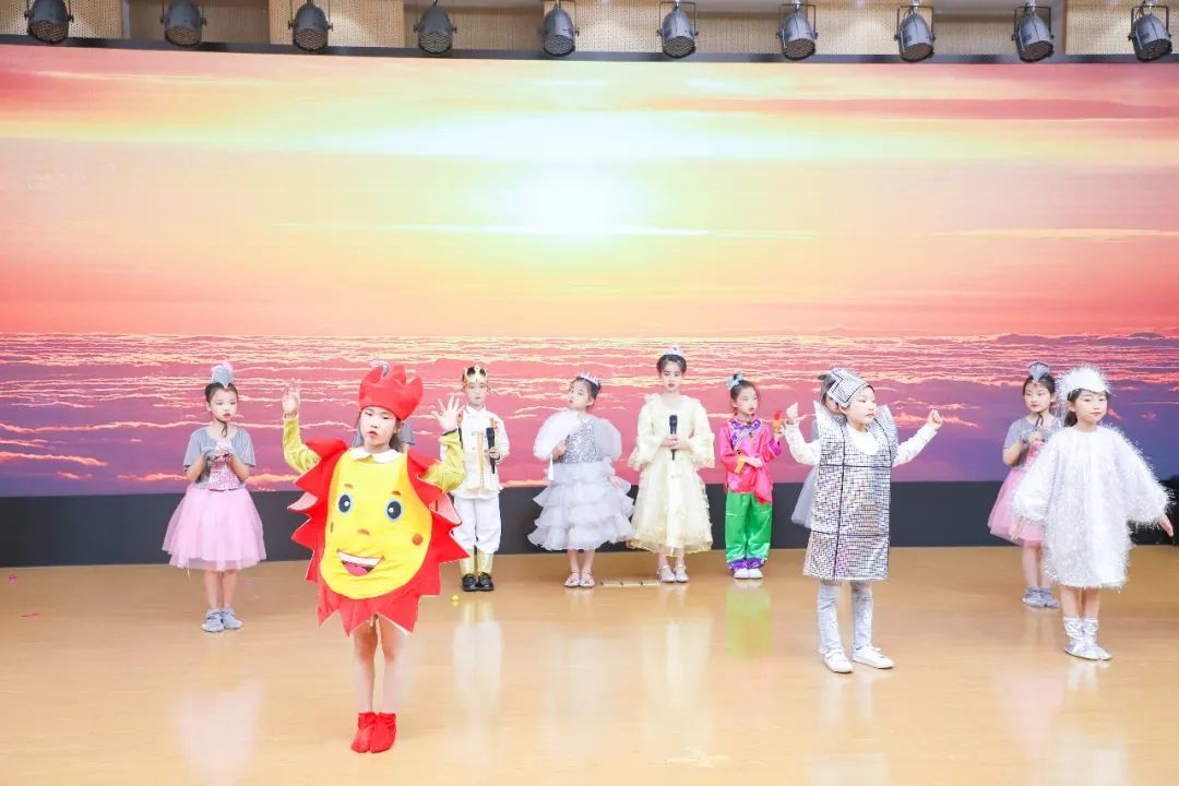 花田花绽，阅读悦心｜双流区黄甲小学举行读书节之阅读表演赛