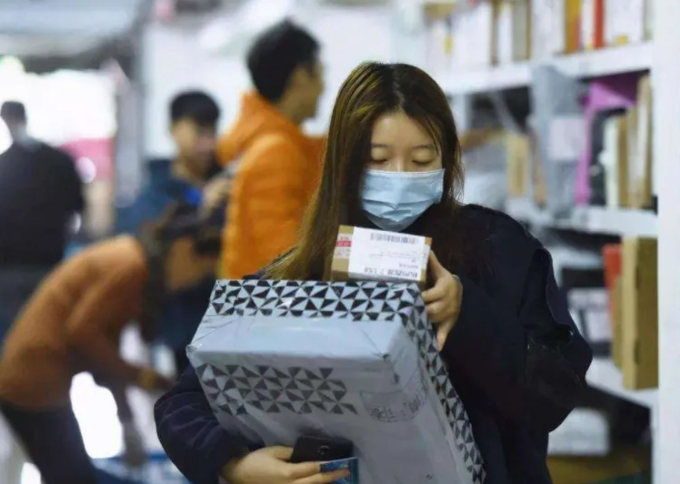 大学生“花式”要生活费，有人卑微有人硬气，父母反套路“亮了”