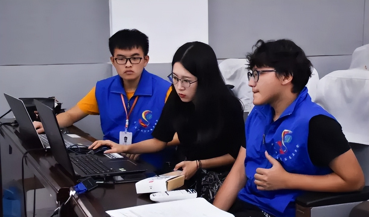 “高学历穷人”悄然兴起，名校毕业生也难逃低工资？光有智商不够