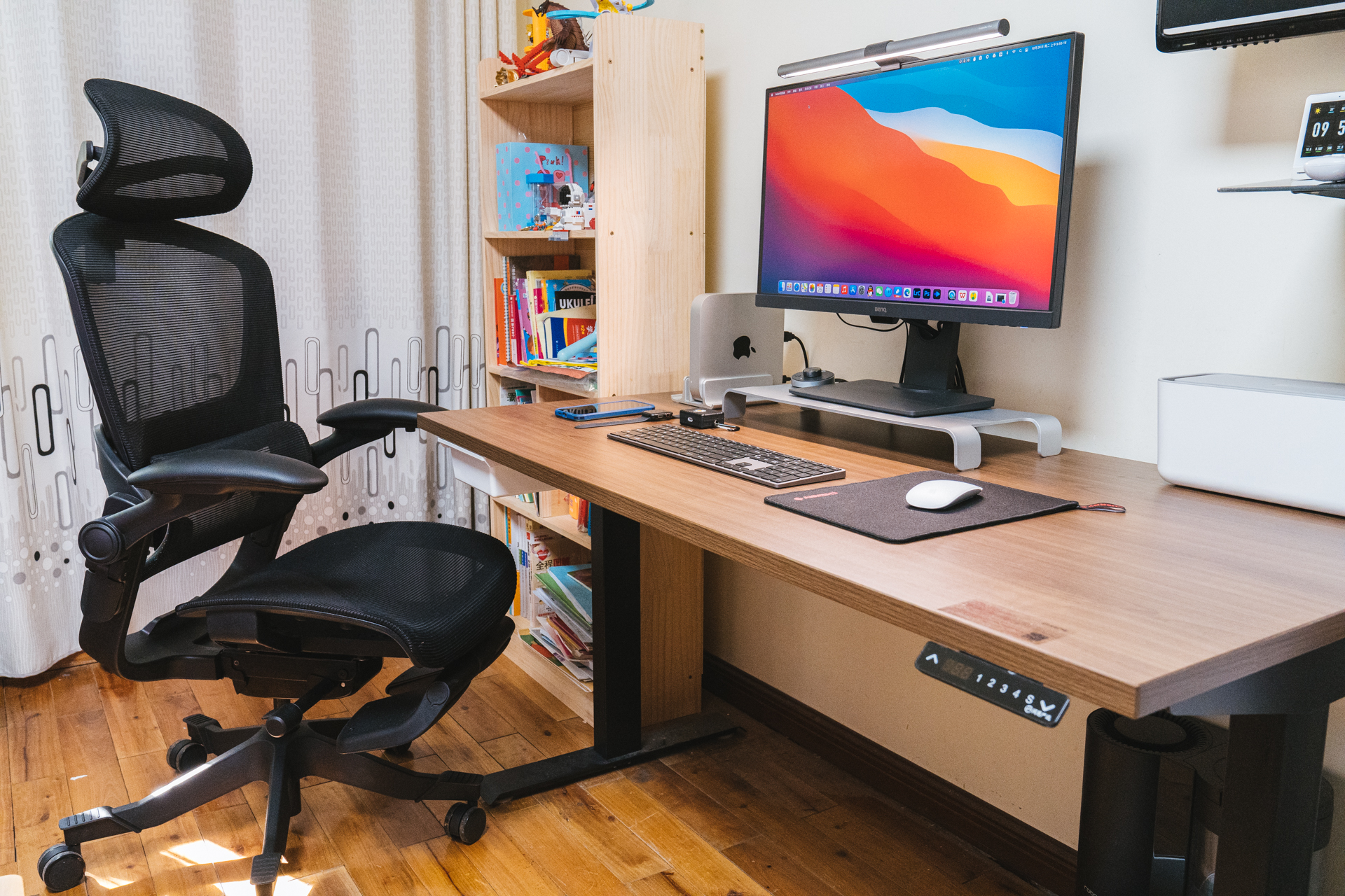 简洁条理，如何布置自己的办公桌面：轻办公好物分享