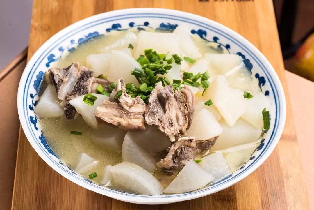炒白萝卜怎么炒好吃（分享4道萝卜的做法好吃实惠）