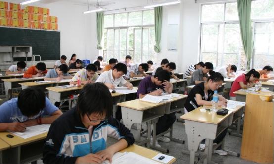 高三的三次模考都没过400分，能考上本科吗？班主任说出心里话