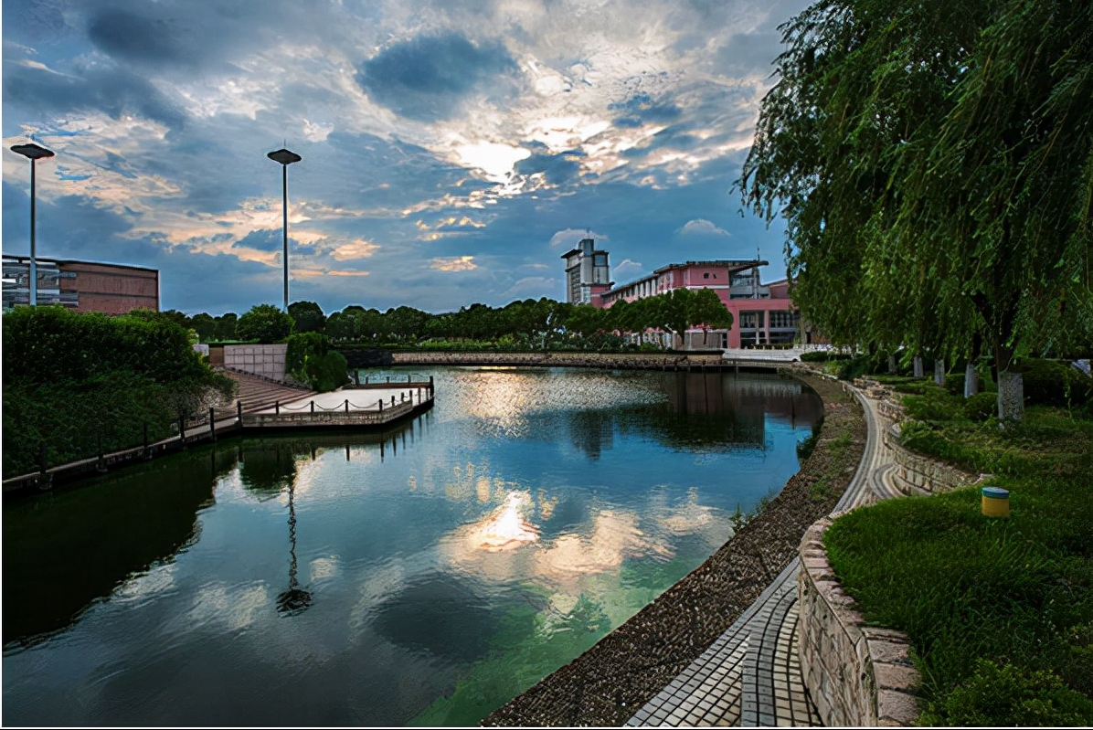 南京财经大学2022年艺术类专业招生计划公布，录取需要多少？