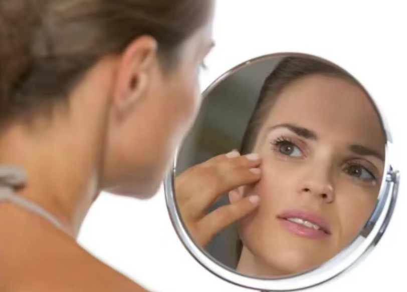 女性不想“老的快”，建议常喝5款“养颜茶”，滋润肌肤，显年轻