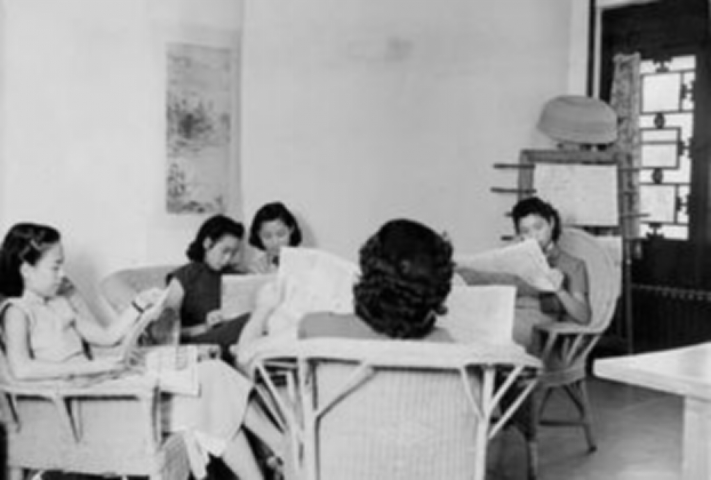 沈岳萌：沈从文的九妹，为爱所困回家时已成疯子，走丢后嫁给渔夫