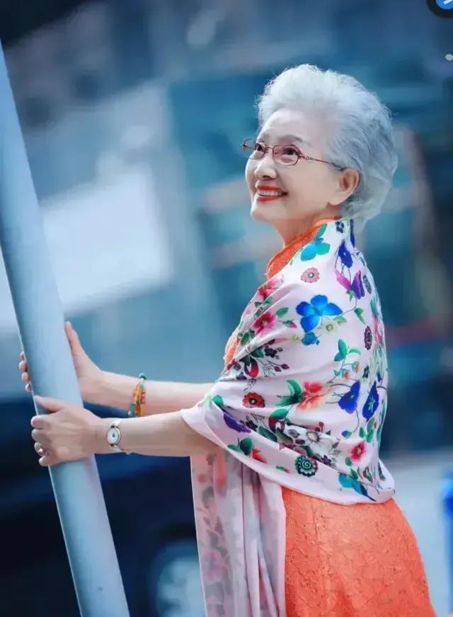 中国最美老人盛瑞玲图片