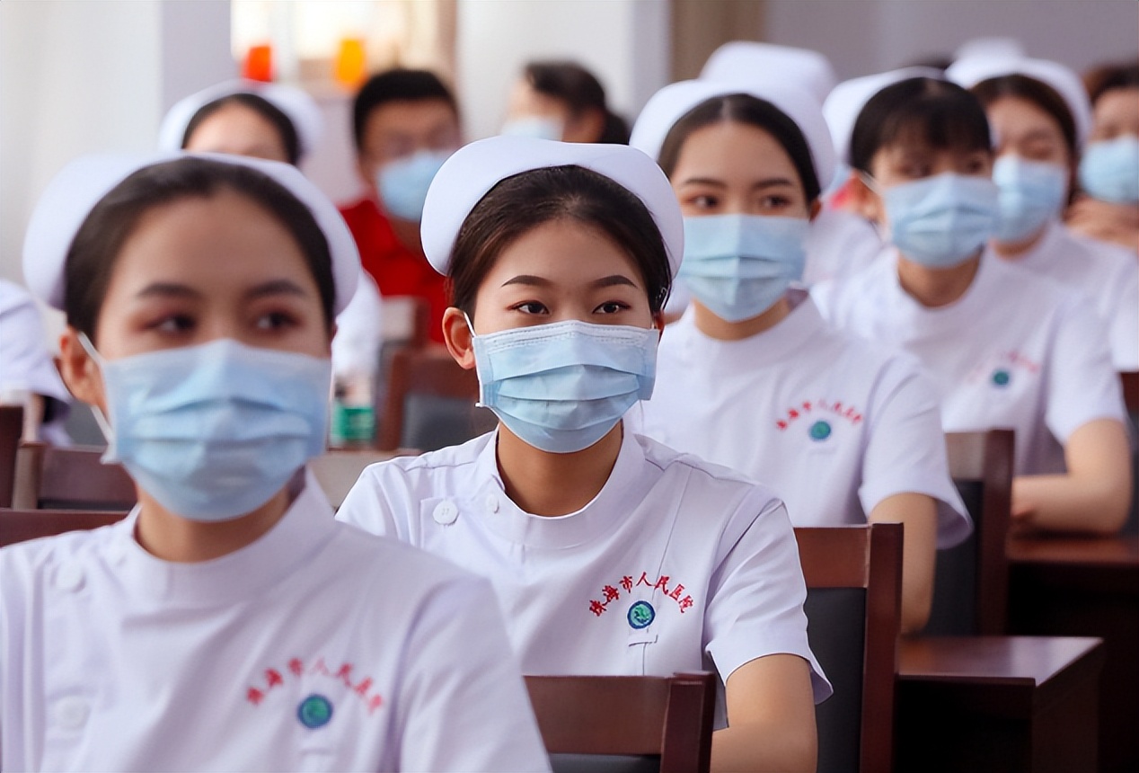 未来10年女生很“吃香”的专业，薪资可观且稳定，家有女儿要留意