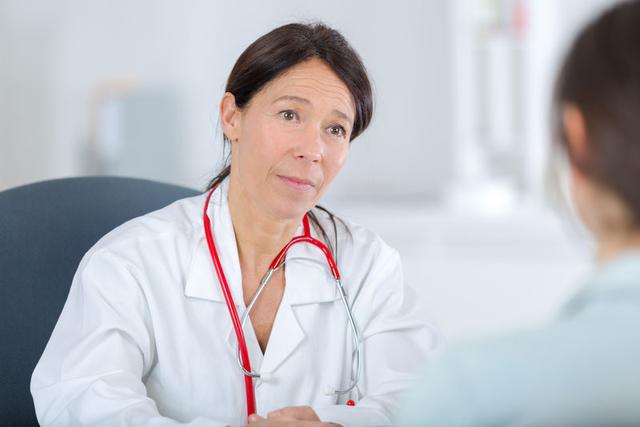 人到中年，为什么总觉得浑身疼？是不是说明生病了？医生说出答案