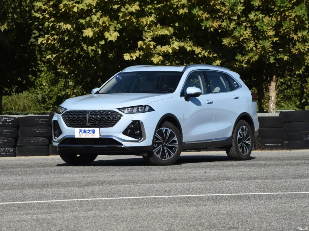 拿铁DHT:15.98万起售的SUV!油耗4.9L/100km!配置表现够越级