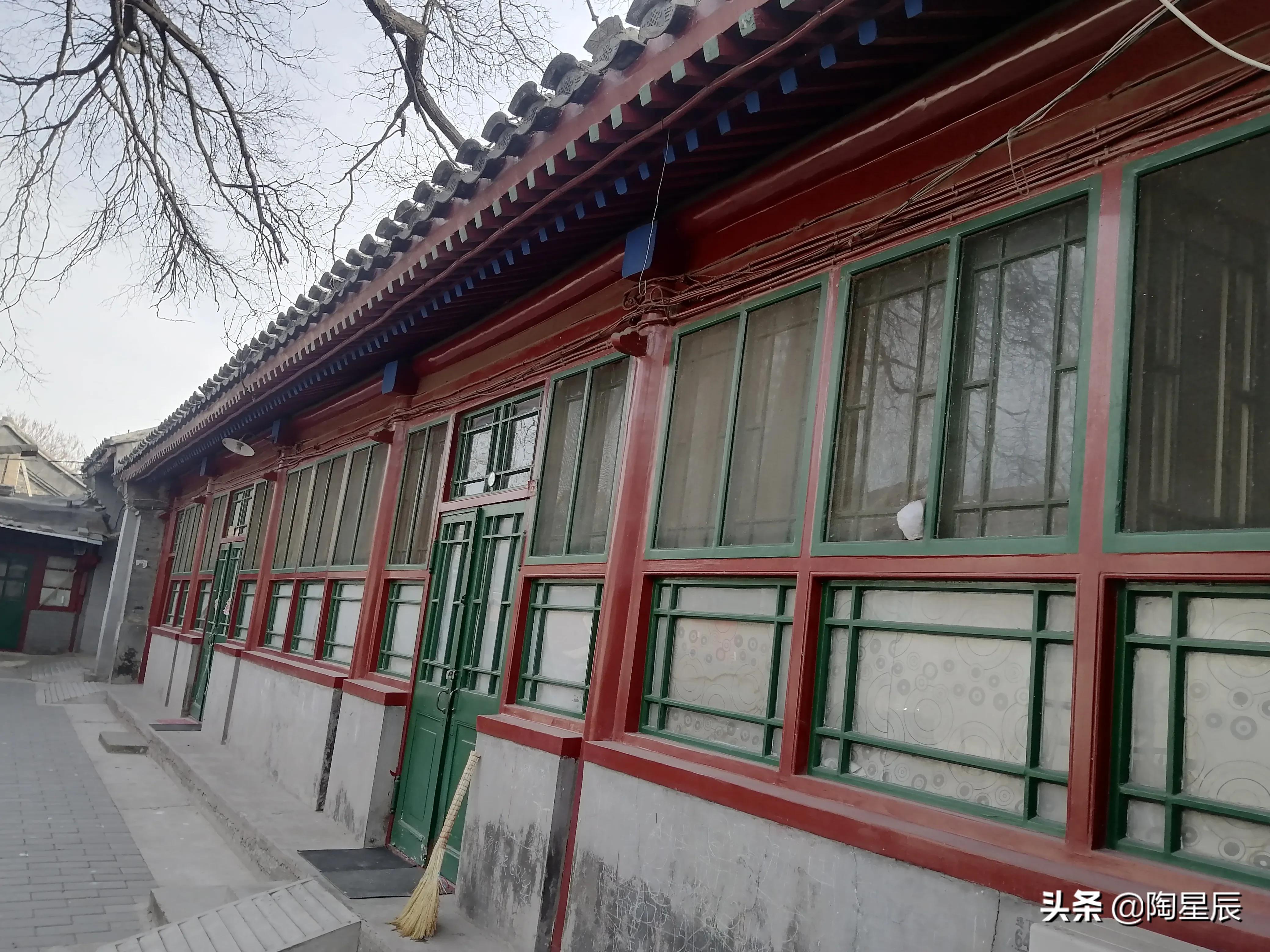 公交徒步游北京：燕翅楼-张之洞故居-郭沫若故居-辅仁大学-旌勇里