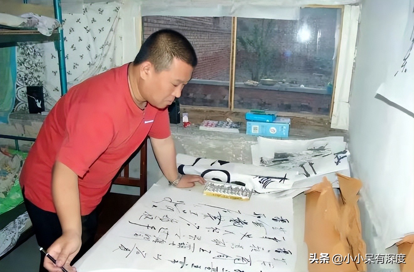 台湾邱毅教授，他铿锵有力地点评，在中国大陆圈粉无数，深受欢迎