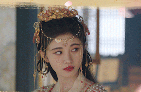 颜值不够别带“额饰”！13位女星造型PK，谁才撑得起倾国倾城