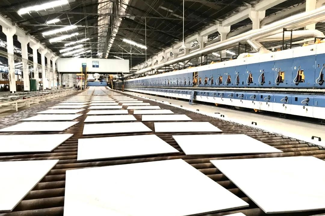 《陶瓷信息》近日统计,2022开年至今,佛山复产的瓷砖生产线数量处于