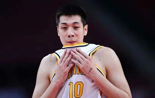 为什么nba上海球迷之夜(在如此招兵买马之下，上海队依旧被浙江广厦横扫的原因是什么)