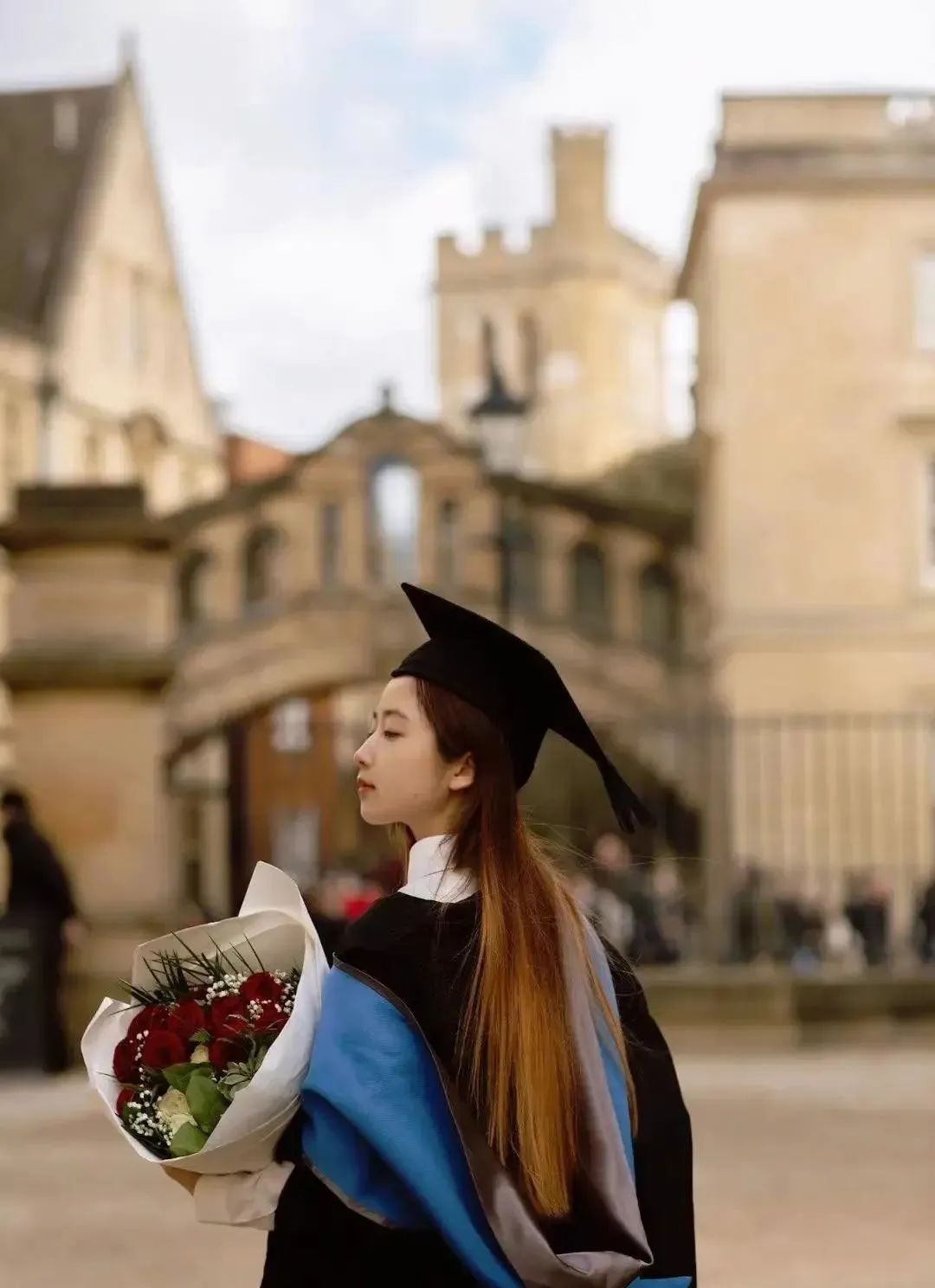 黄磊女儿被骂上热搜：13岁就染发，像什么样子？