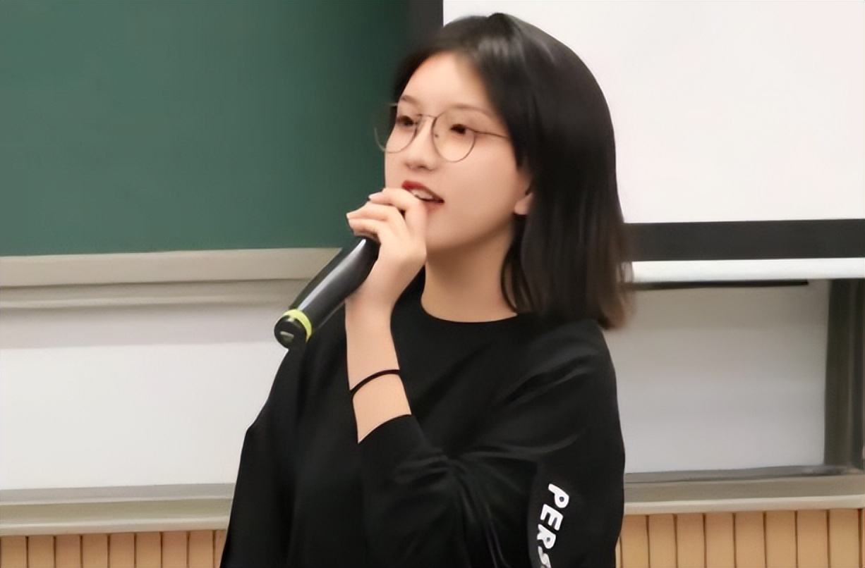 从专科生到北大研究生，一路上“披荆斩棘”，结果却不被网友认可