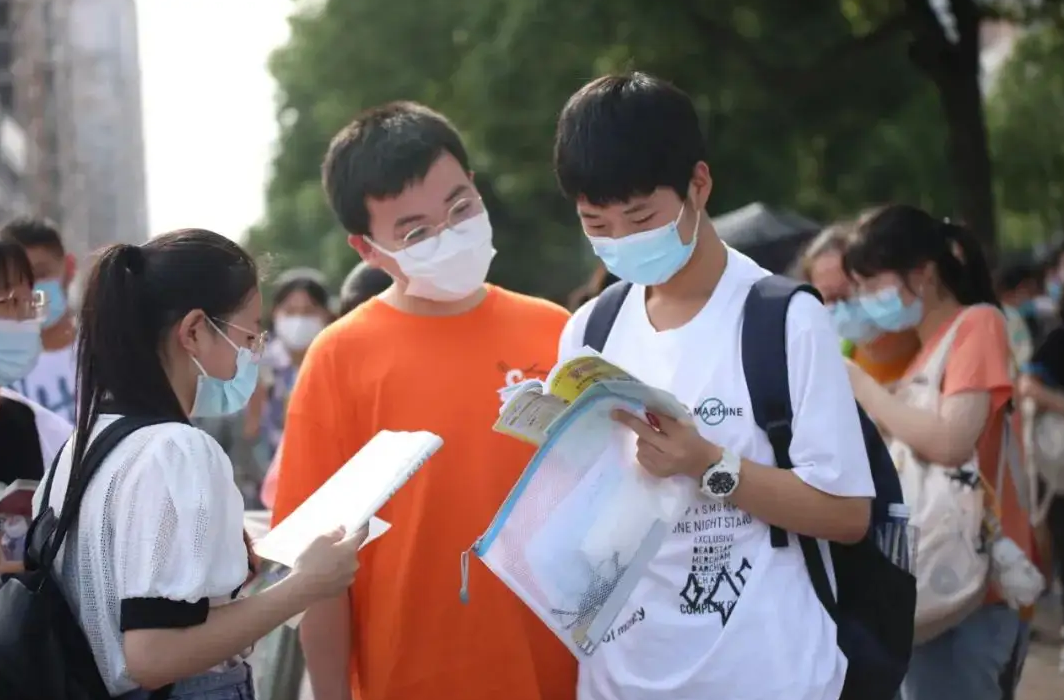 全国各省高考人数（各省）