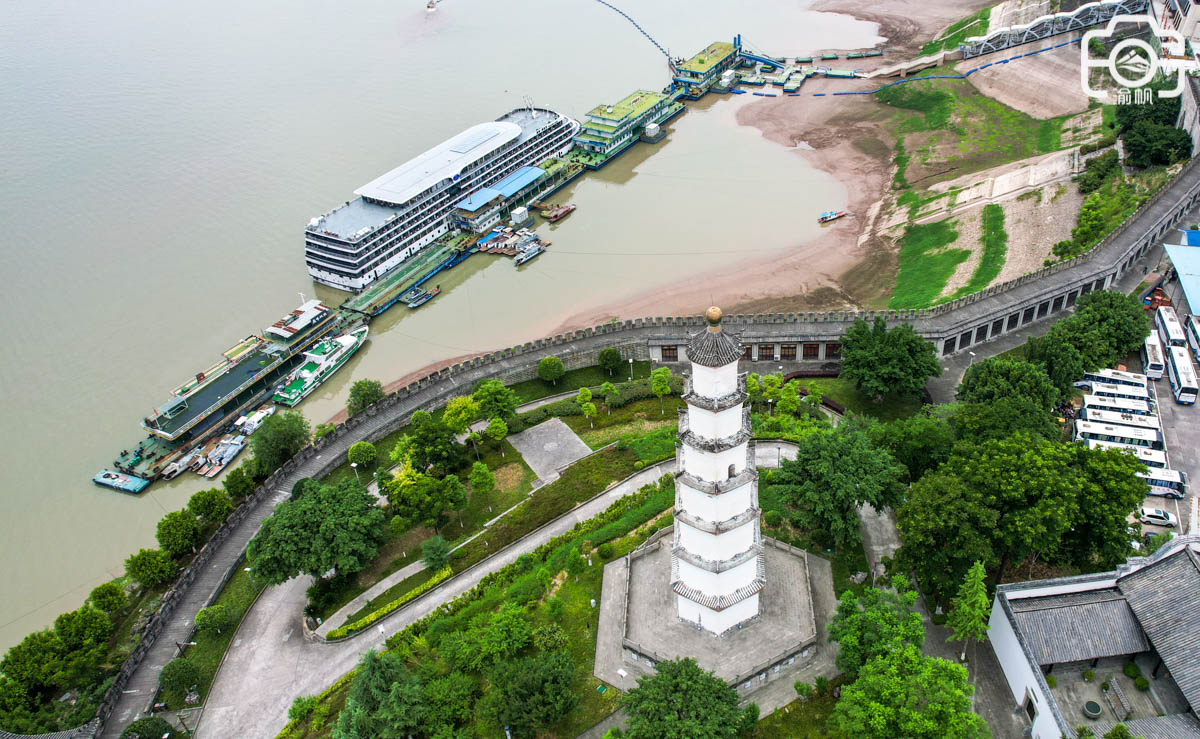 奉节耀奎塔，建成后当地连中五名进士，是川江航运的安全塔