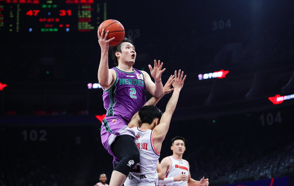 小丁为什么没能留在nba(丁彦雨航再遭弃用！杜锋不选择小丁，主要有2方面原因)