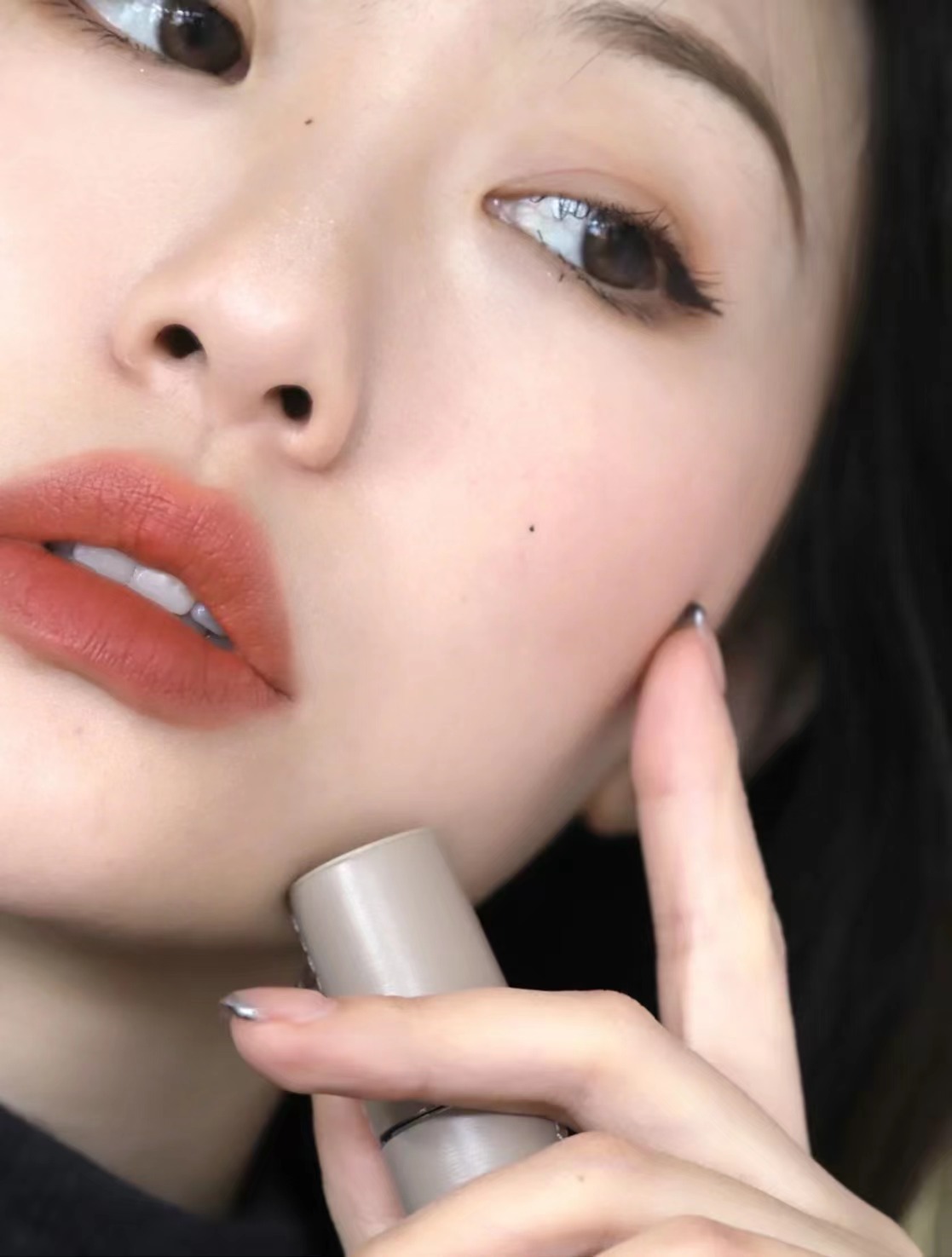 1,la bouche rouge 07