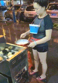 美人鱼上岸了图片