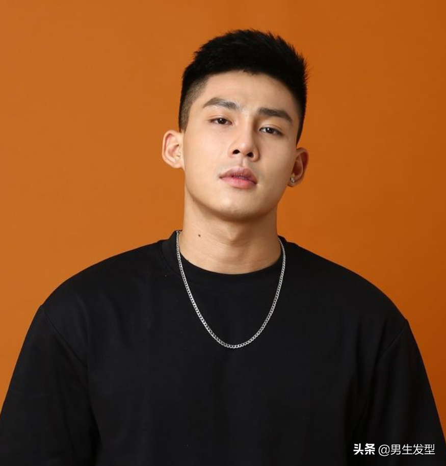 男生留这3款发型,硬朗又帅气