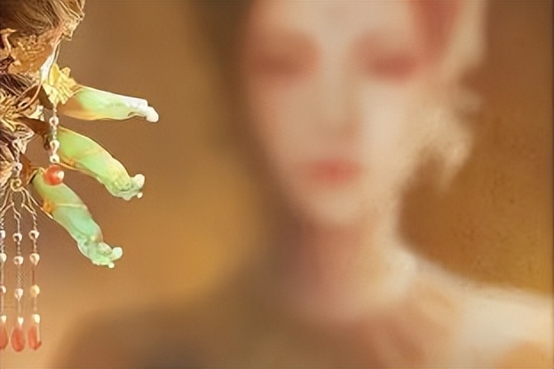 刘强东大四开餐厅的故事，厨师和服务员搞到一起，把大强子坑破产