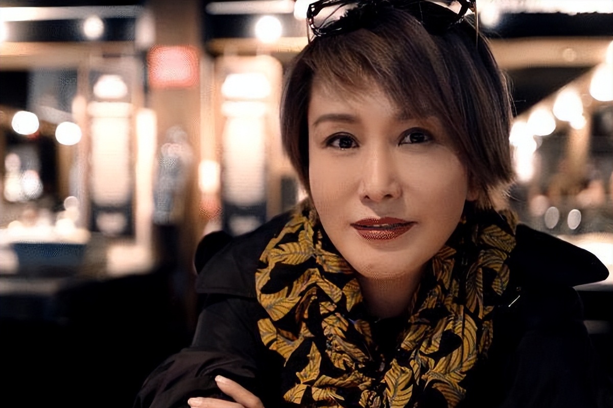 《重案六组》播出22年，女主王茜丧夫后过得怎么样？