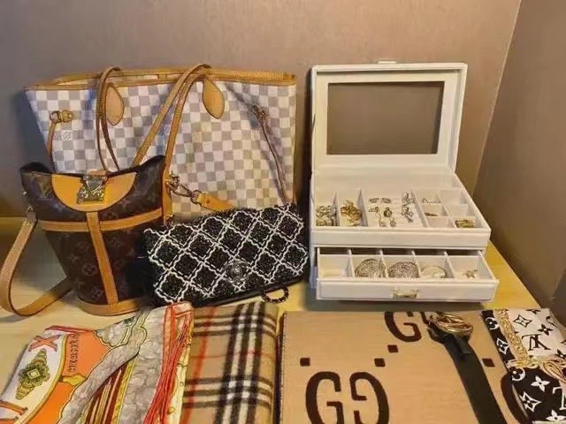 2019年，27岁女律师助理烧炭自尽：生前留下14张信用卡，欠款87万