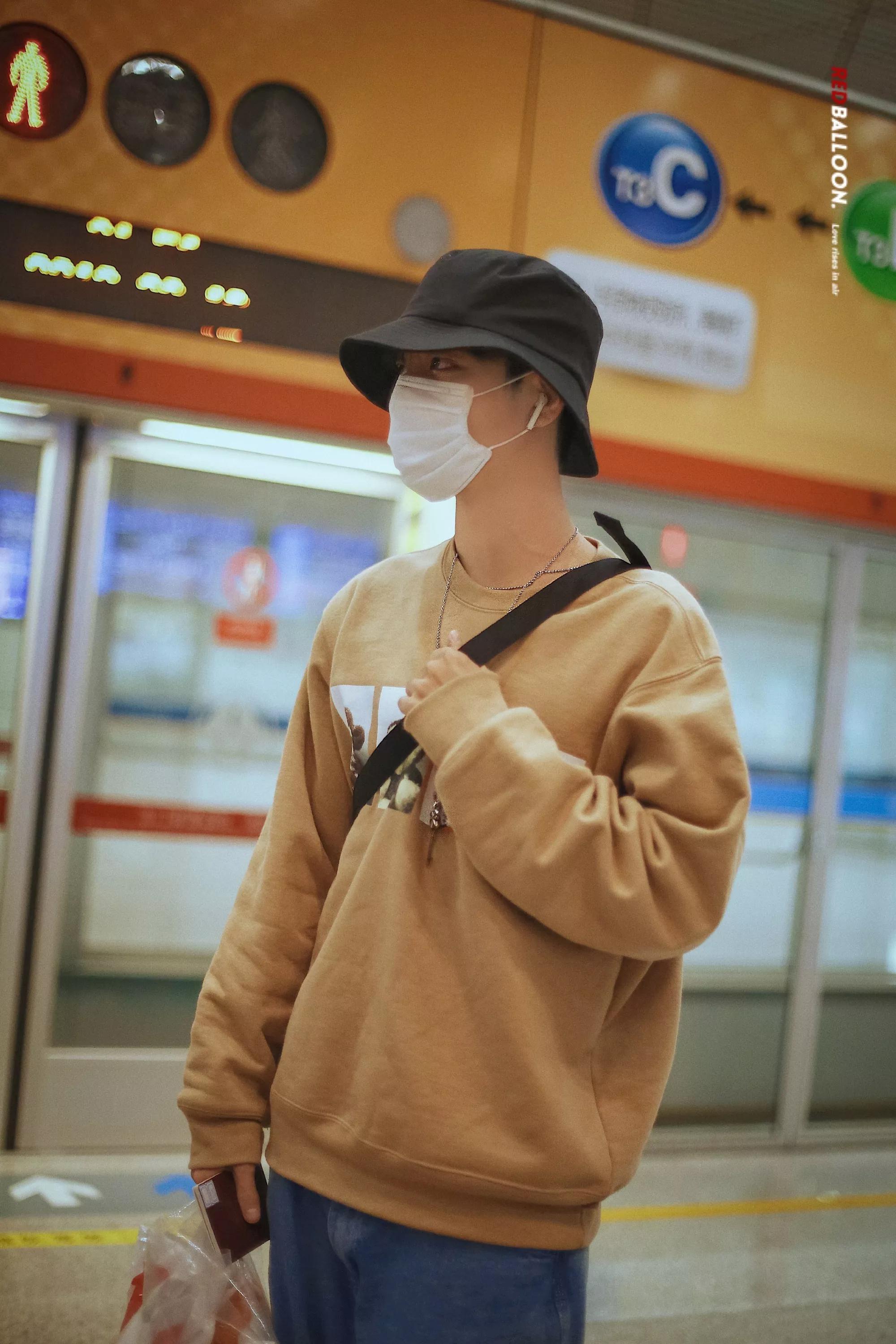 考古肖战:2018年9月—12月机场时间线汇总,今天请叫我收图狂魔