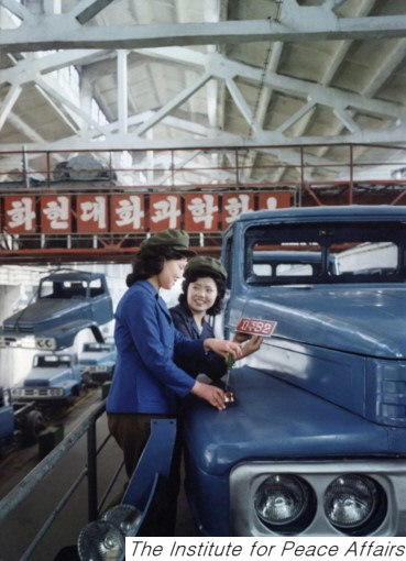 朝鲜1982年世界杯纪念邮票(朝鲜国产CHAJU 64/82重卡)