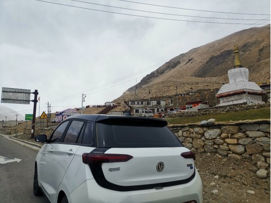 自驾小新踏上了世界第一高峰：珠穆朗玛峰