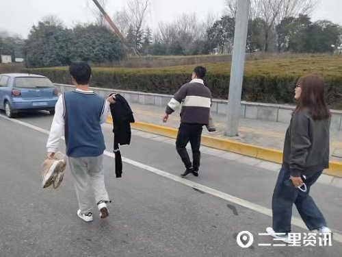 21岁小伙勇救落水者，这是他首次在野外游泳