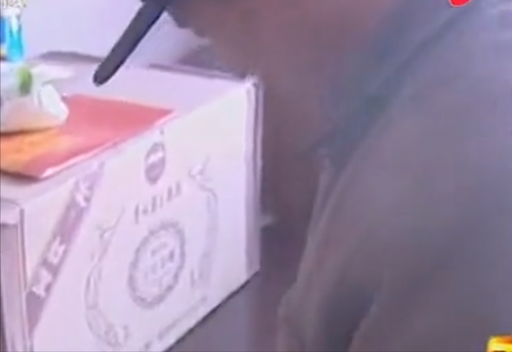 04年，成都男子携妻遭车祸致妻子2级伤残，6年向法院提出8次离婚