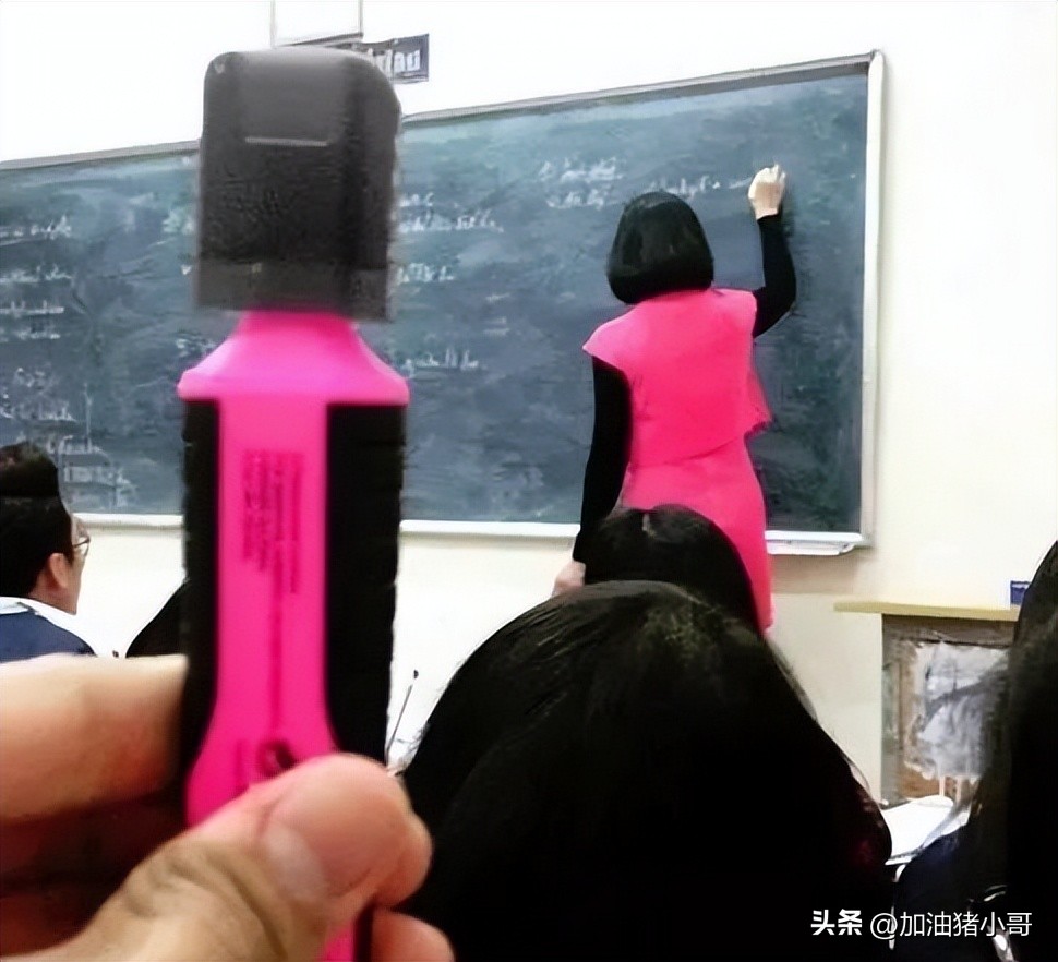 今天和老公一起午睡，我醒了但没睁开眼，老公以为我还在睡觉
