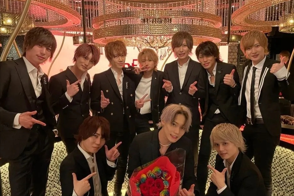 2000年她开赌场赚千万、包养16个男友，谁是重庆黑老大背后的人？