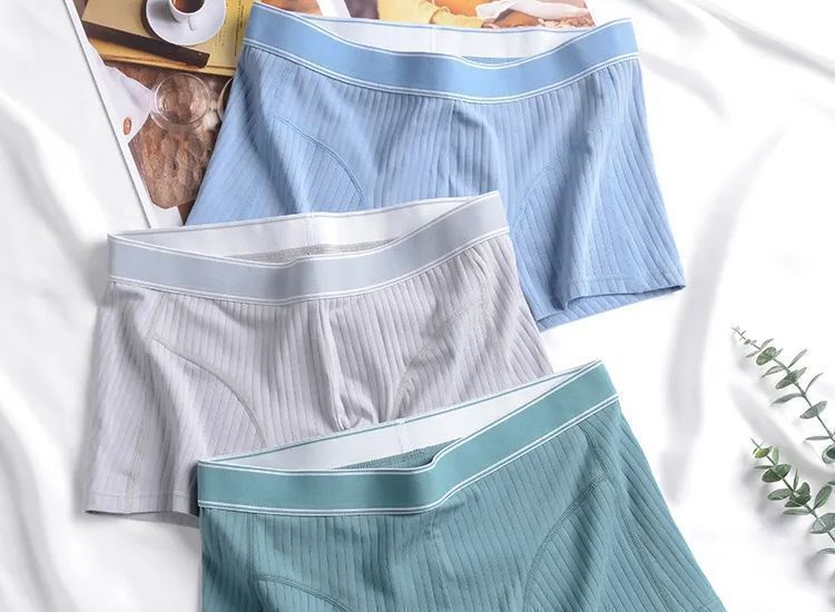 诚心建议：大牌羽绒服别在网上买，相当于交智商税，吃亏的是自己