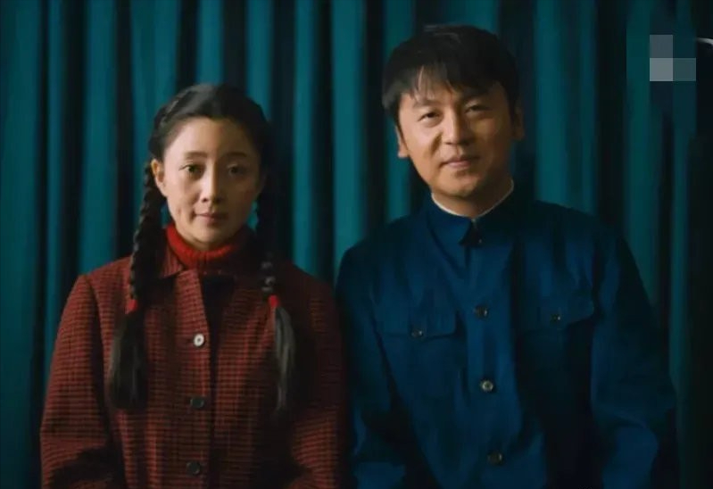 雷佳音老婆翟煦飞：老公粉丝千万合作美女无数，她为何从不秀恩爱