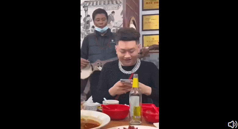 4月刚过4天，就有15个瓜，偷税漏税，被打掉牙齿，个个都是大瓜