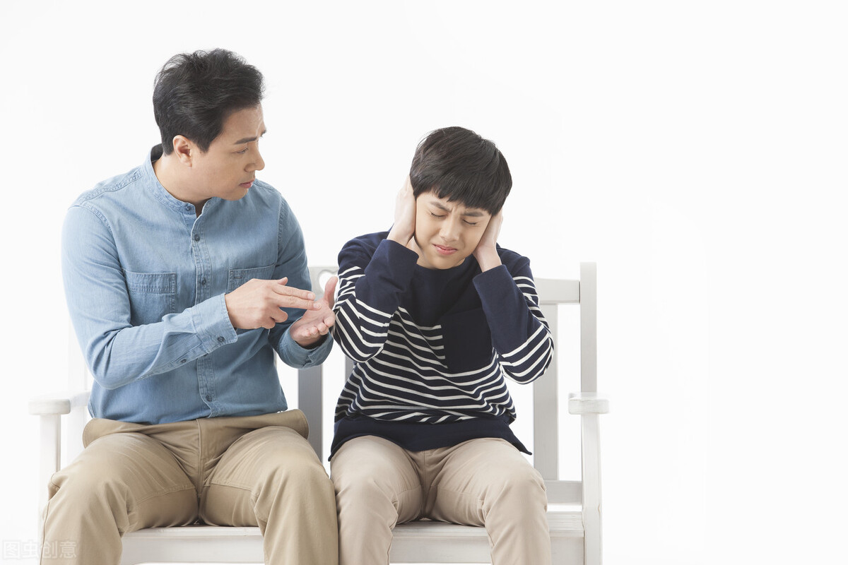 为啥男孩进入青春期容易“变坏”？家长搞懂了，孩子才能少走歪路