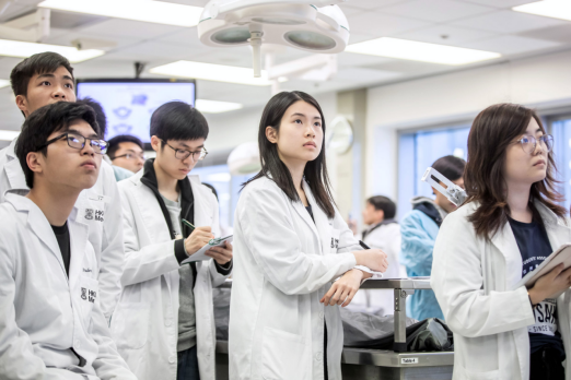 医学院“新四大天王”出炉，临床专业排名大洗牌，内部人都很认可