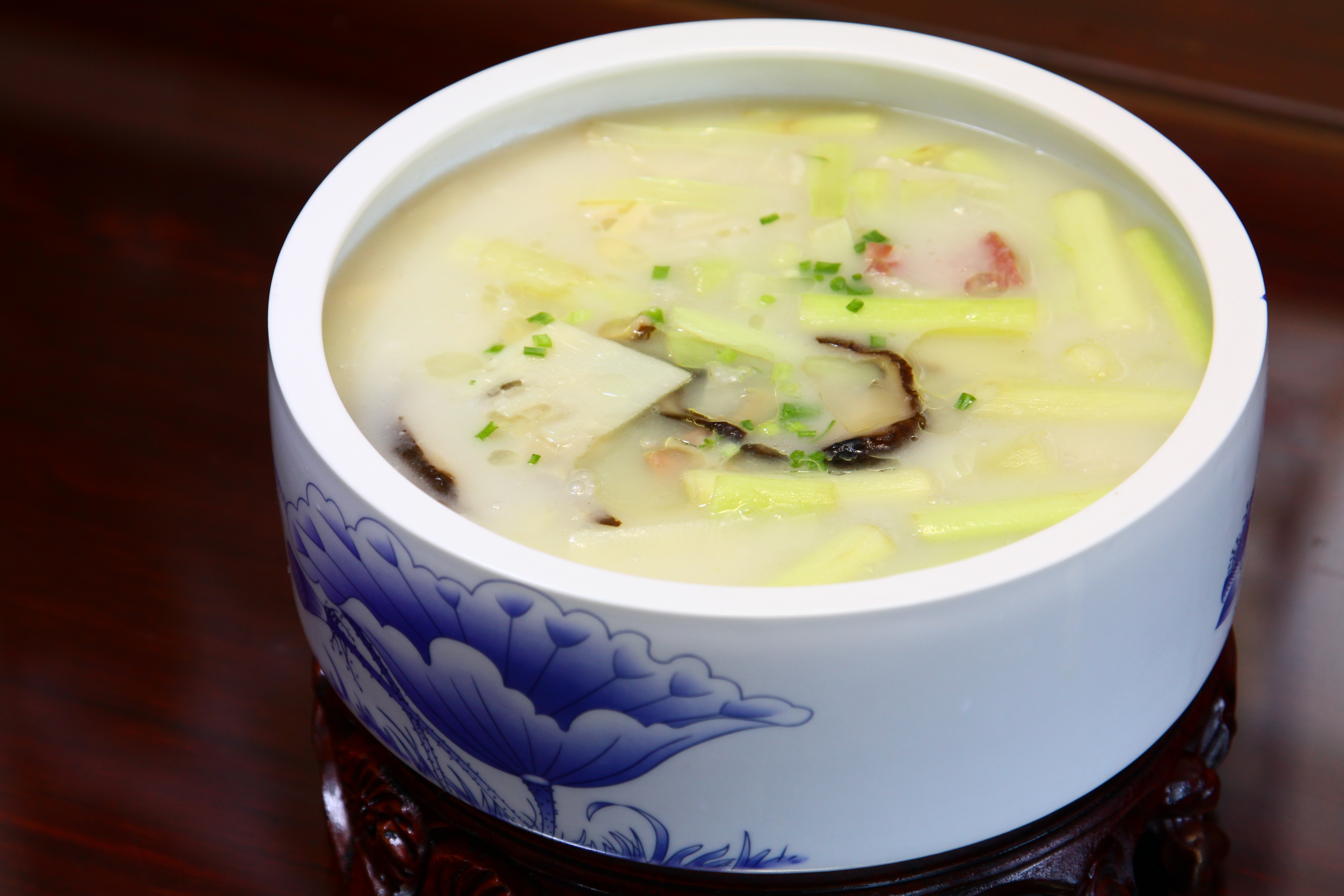 山东济南特产(吃腻了大鱼大肉,来济南尝一下这几道美食,清爽又解腻!