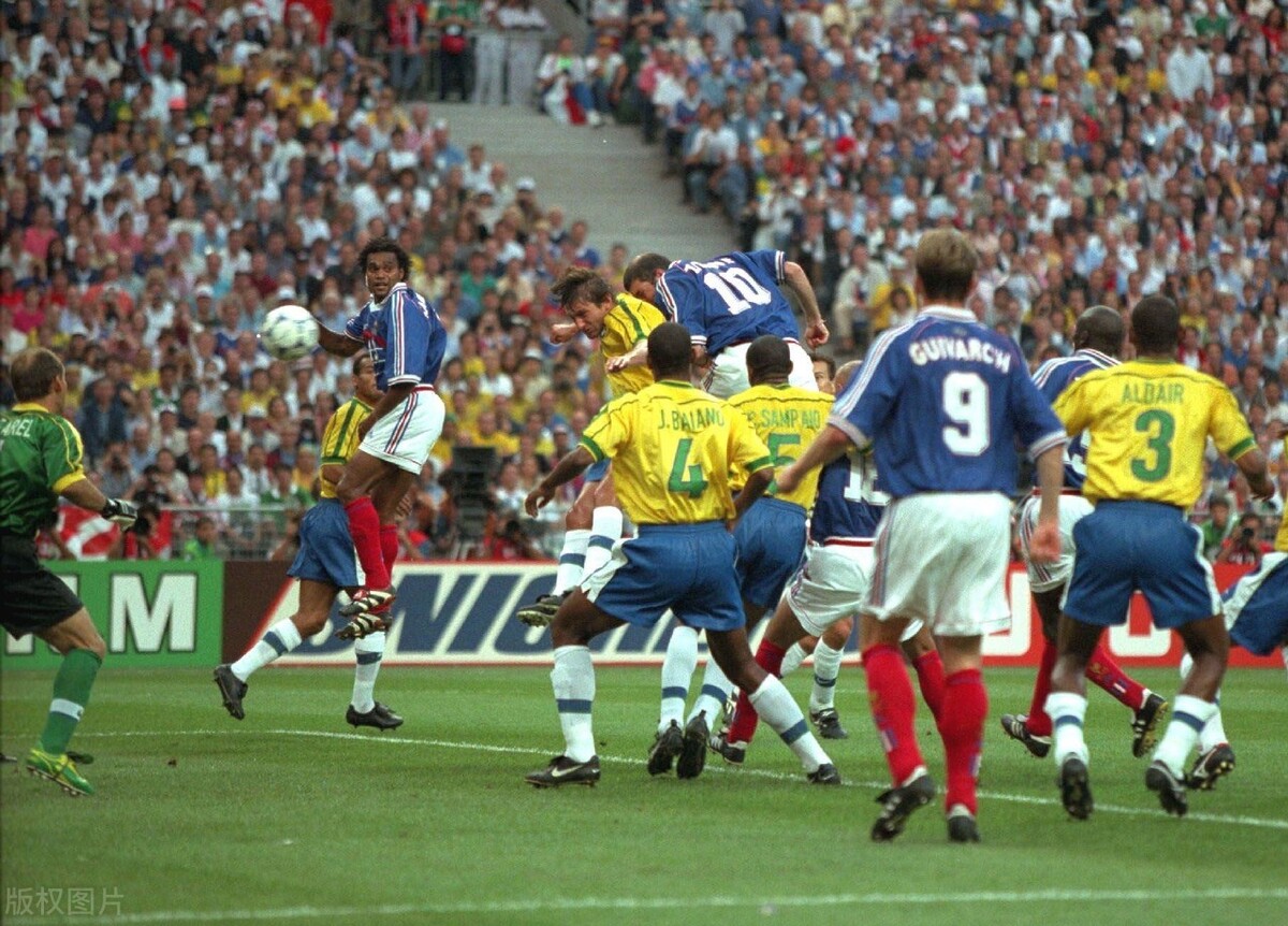 你认为哪一届世界杯最经典为什么(为什么1998法国足球世界杯被誉为最经典的一届？)