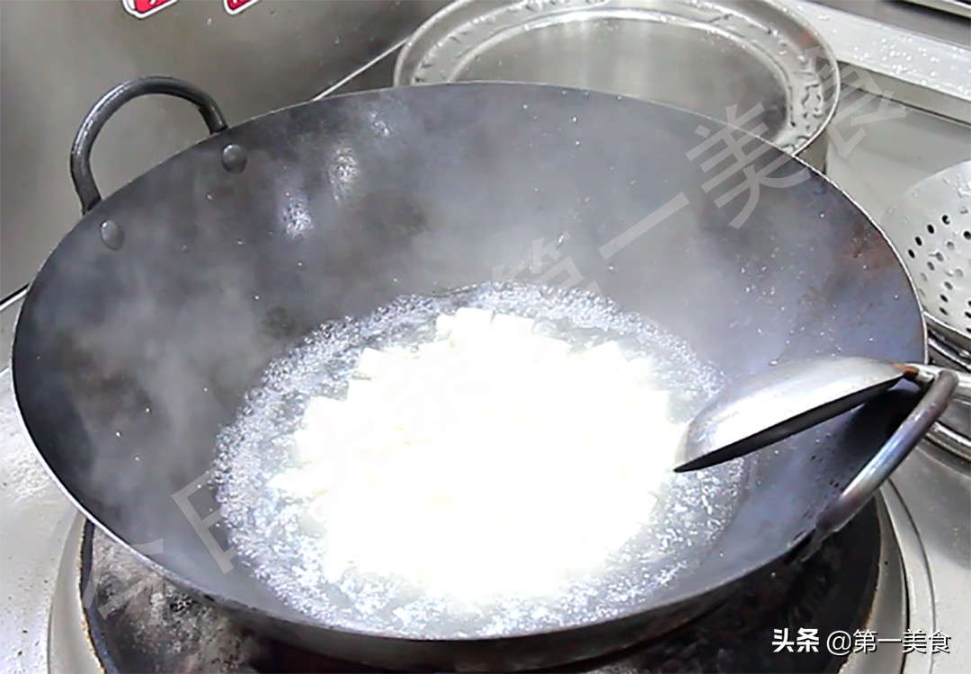 腊月二十五，推磨做豆腐，6种豆腐老做法，老传统年味重