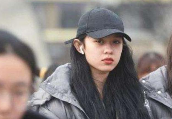 看浙江传媒学院艺考现场，不由得心生感慨，男生比女生还“精致”