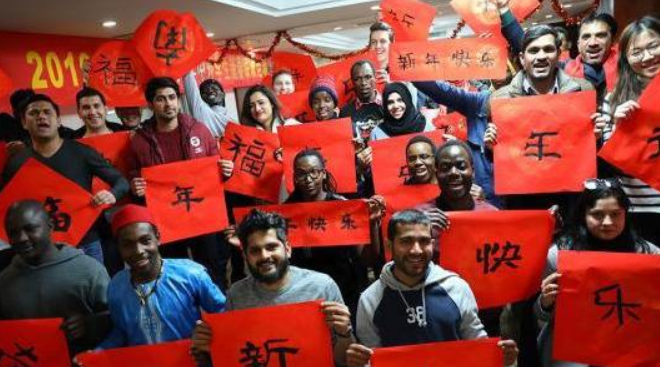 留学生在华待遇惹争议，入学门槛低奖学金还相当高，国内学生不满